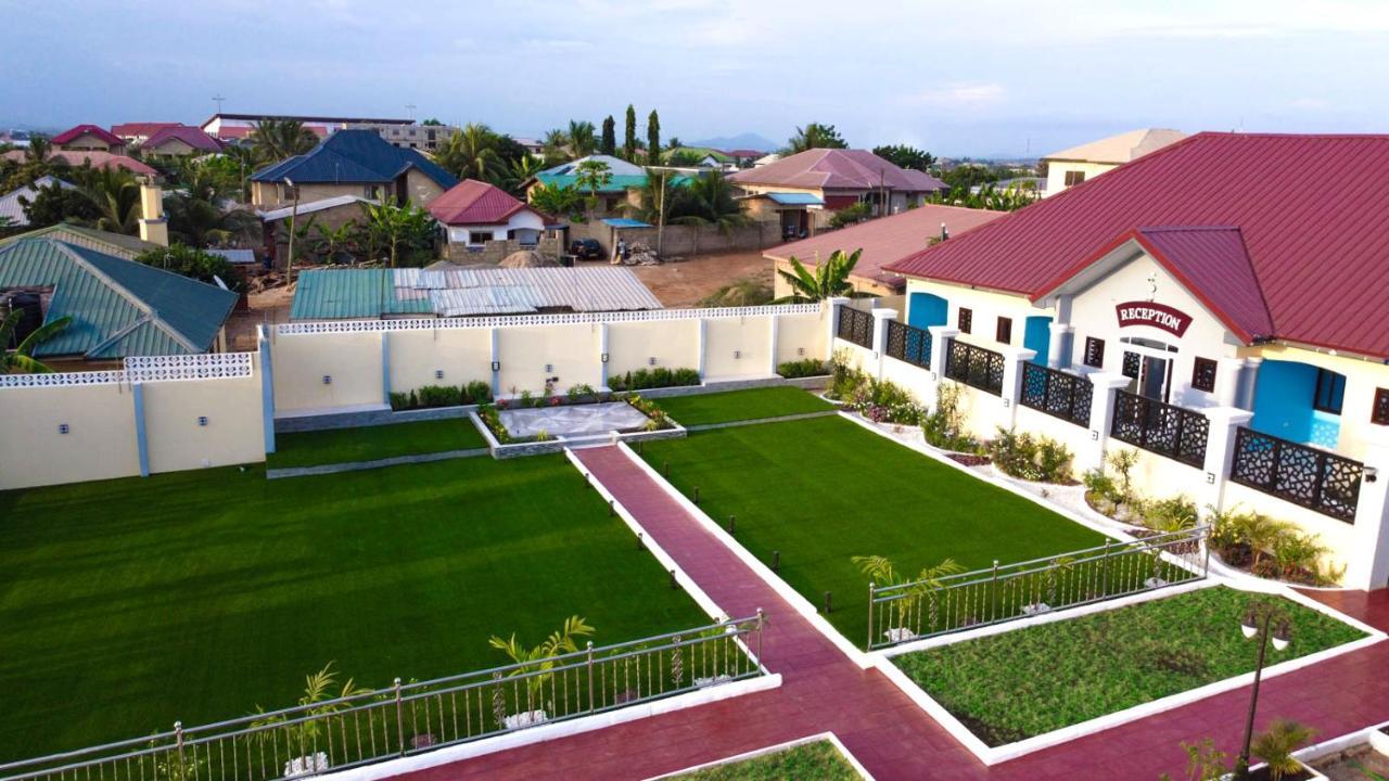 Bella Ella Hotel & Event Center Kasoa Exterior foto