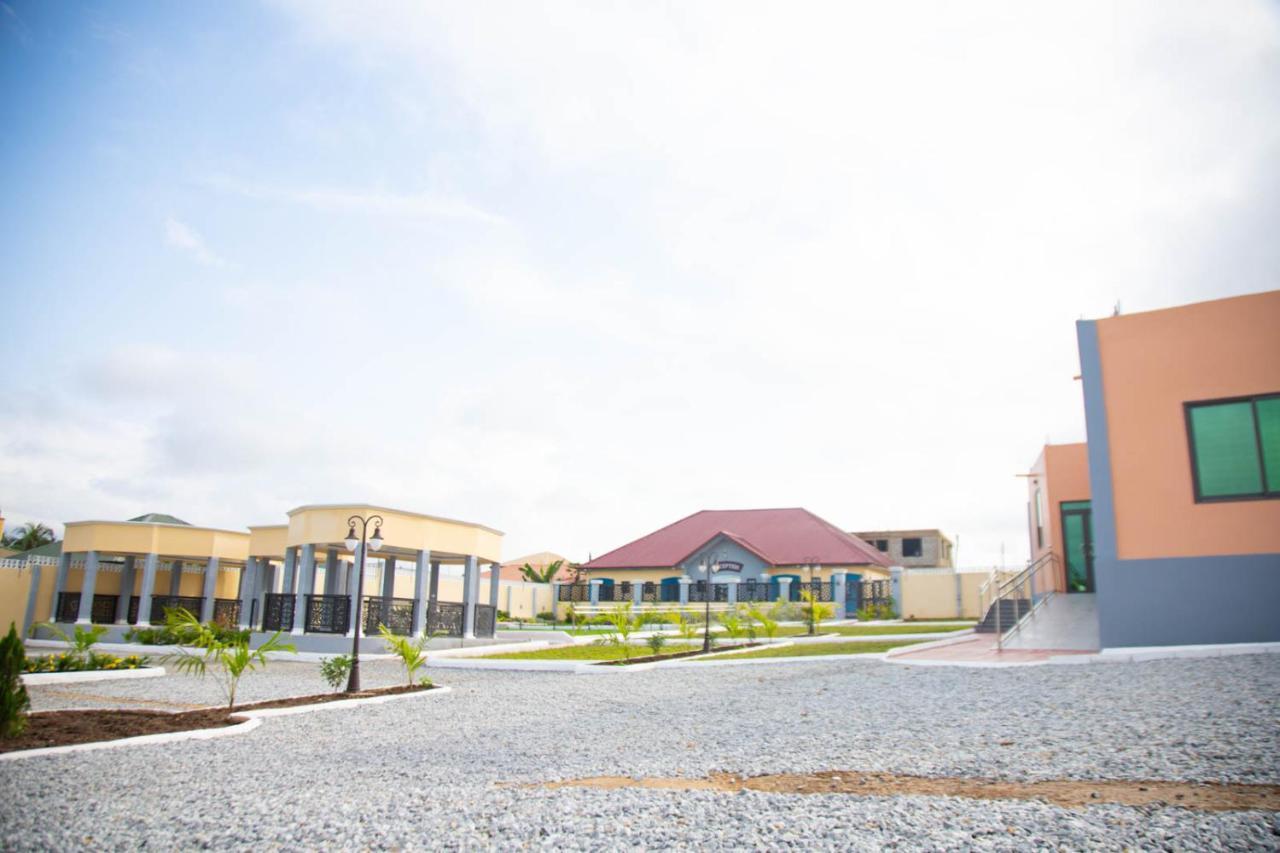 Bella Ella Hotel & Event Center Kasoa Exterior foto